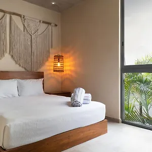 Hotel Aruna - Luxury Studios&apartments ****