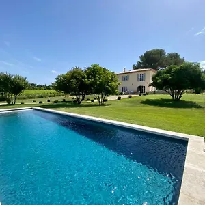 https://la-soleillade.fr-provencehotel.com